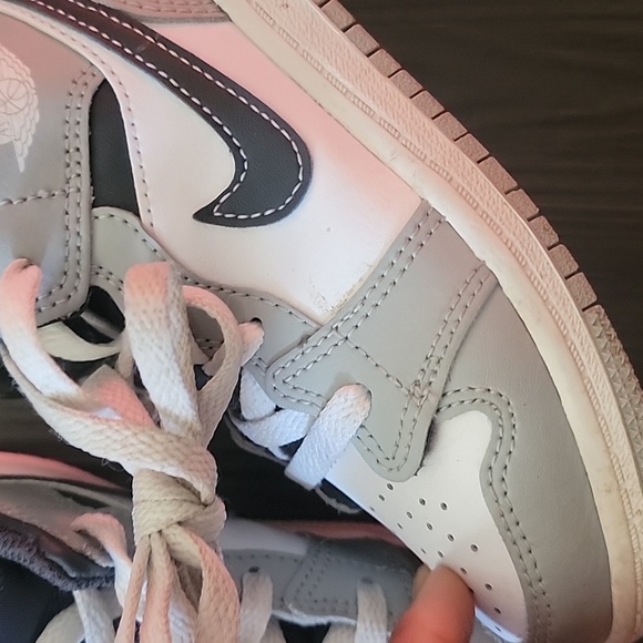 Air Jordan 1s - Picture 3 of 3